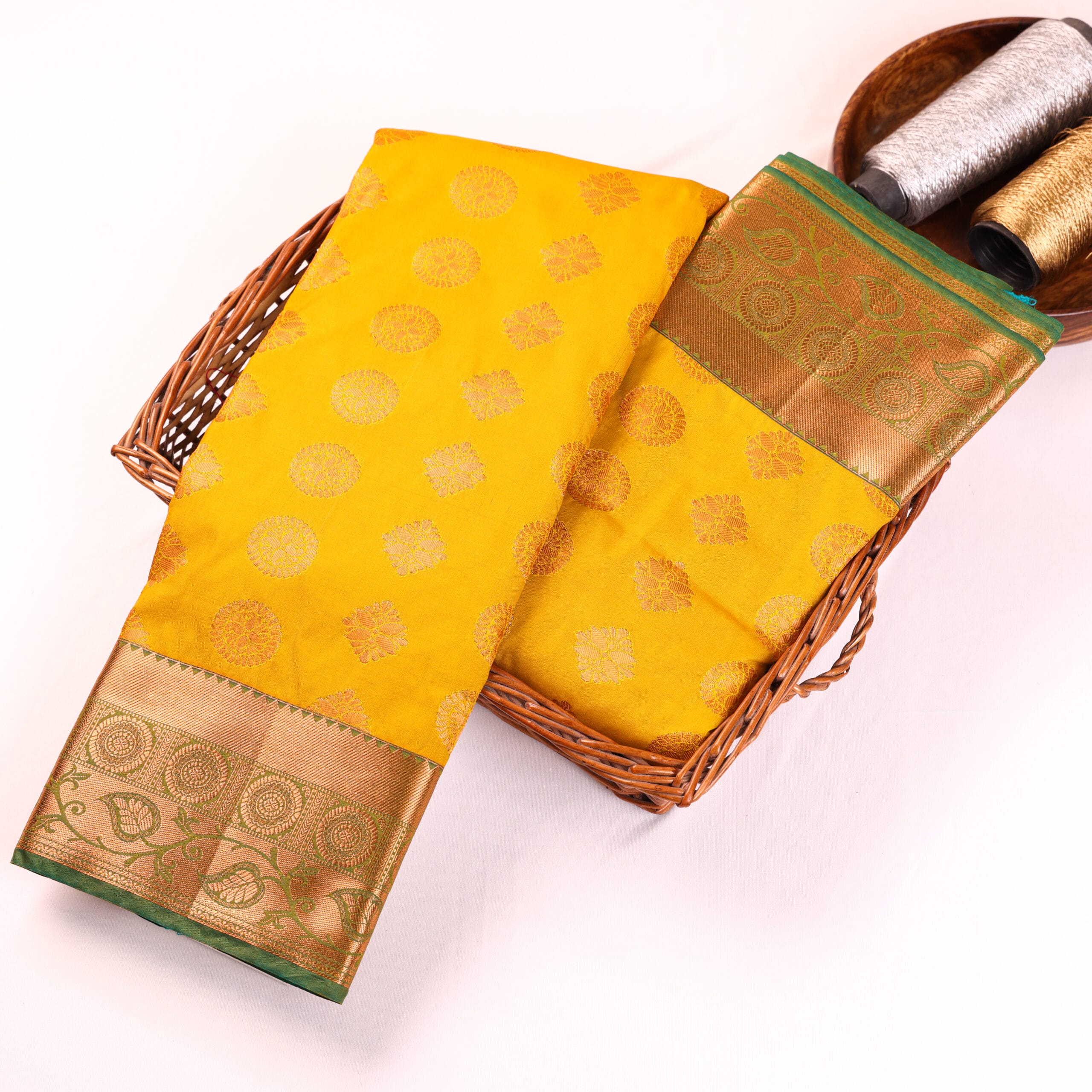 ArtSilkSareeRs2590(1)